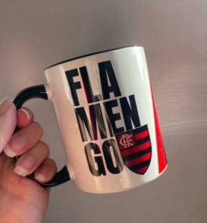 Meu café da manhã já começa assim: Flamengo na veia ☕🔴⚫