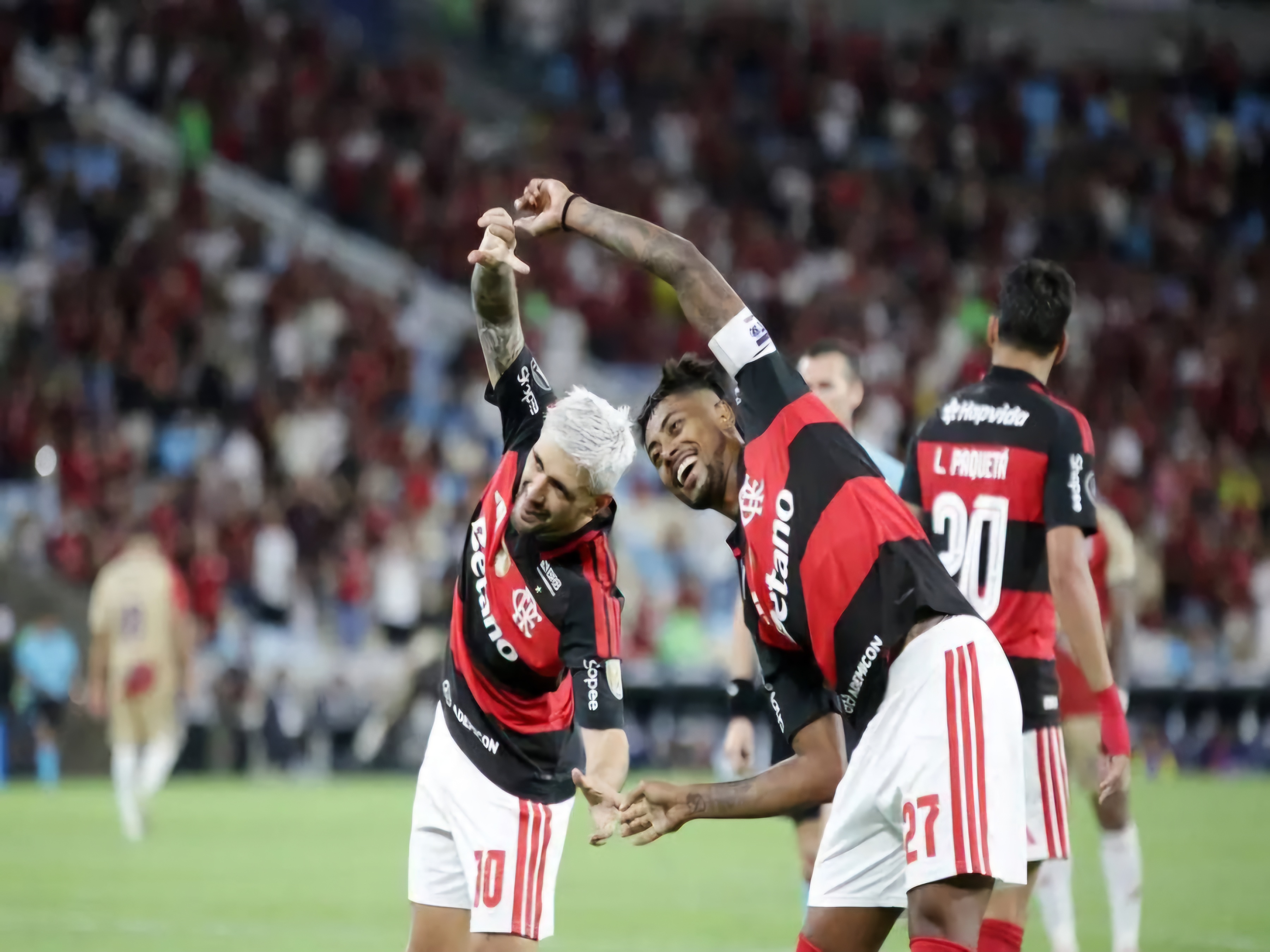 FLAMENGO GOLEIA INDEPENDENTE MEDELLÍN NO MARACANÃ E É LÍDER DO GRUPO A