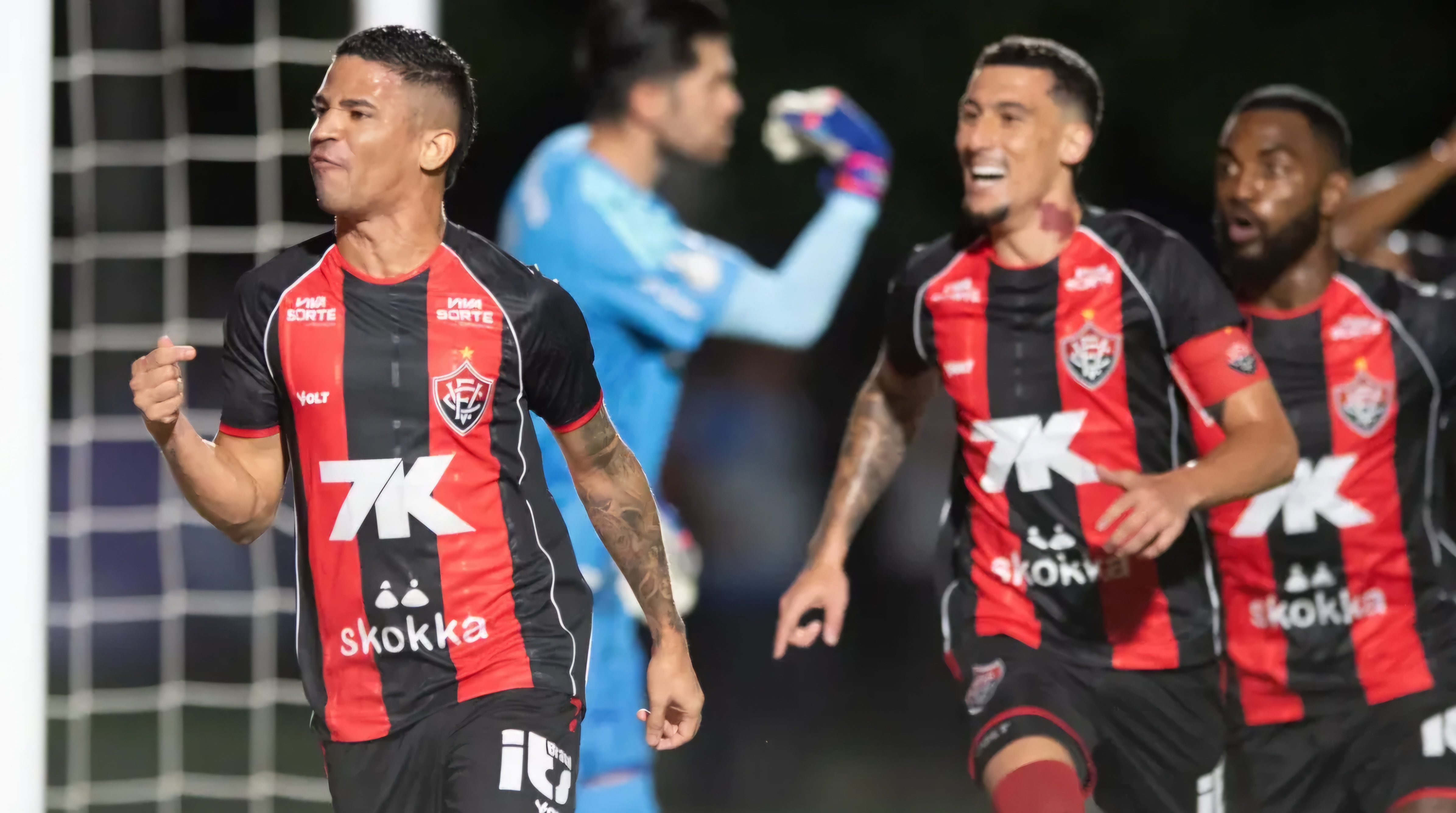 VITÓRIA VENCE POR 2 X 0 NO BARRADÃO E FLAMENGO É ELIMINADO DA COPA DO BRASIL