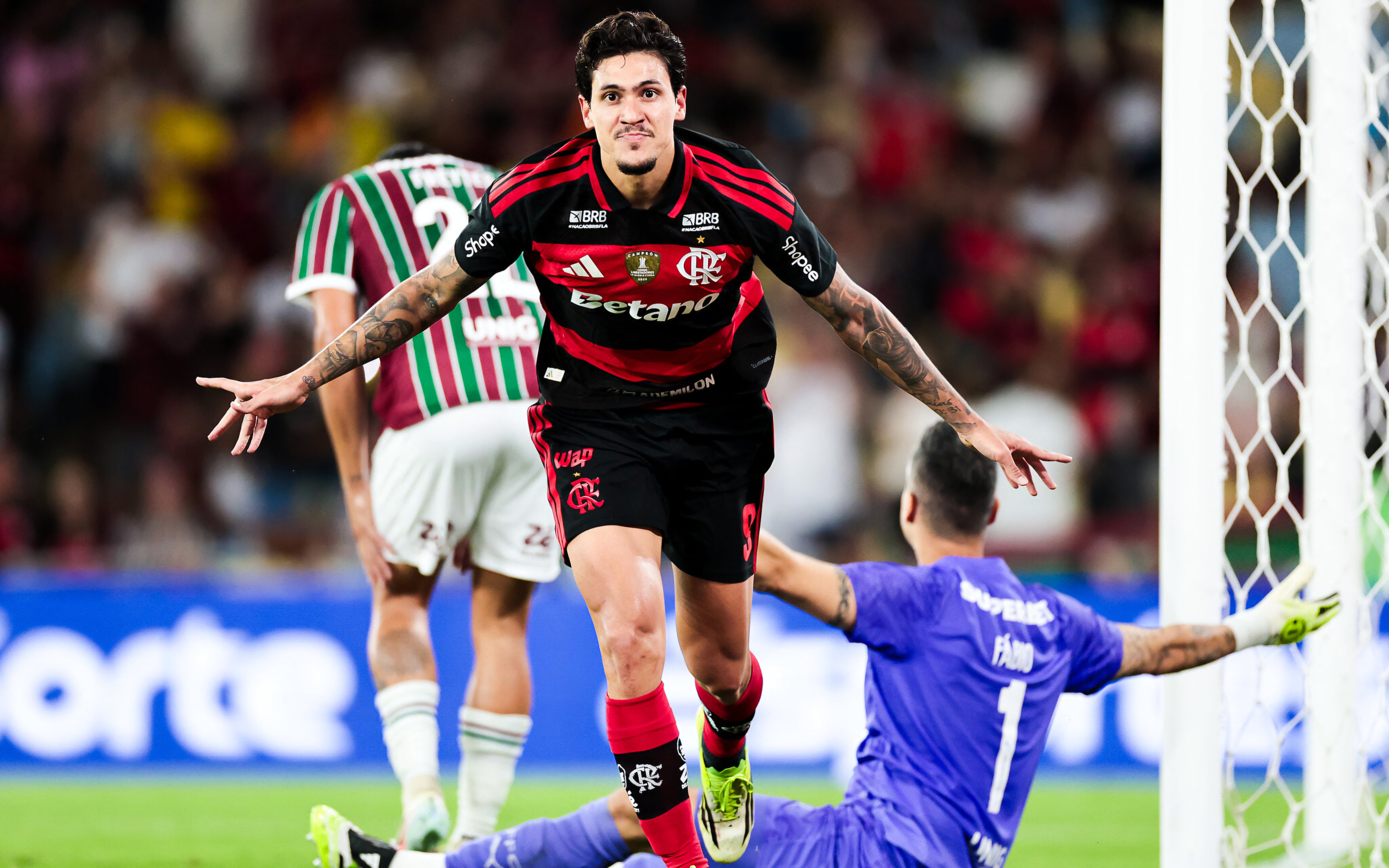 FLAMENGO VENCE O FLUMINENSE COM SHOW DE PEDRO NO MARACANÃ COM DIREITO A DOIS GOLAÇOS FLAMENGO VENCE O FLUMINENSE COM SHOW DE PEDRO NO MARACANÃ COM DIREITO A DOIS GOLAÇOS